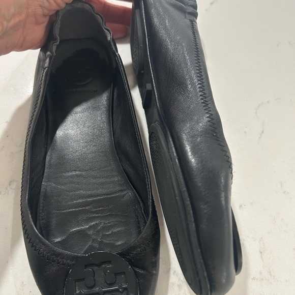 Tory Burch Black Leather Logo Ballet Flats - Picture 9 of 14